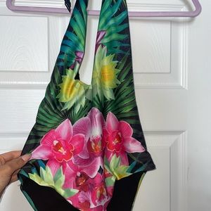 Halter neck swimsuit